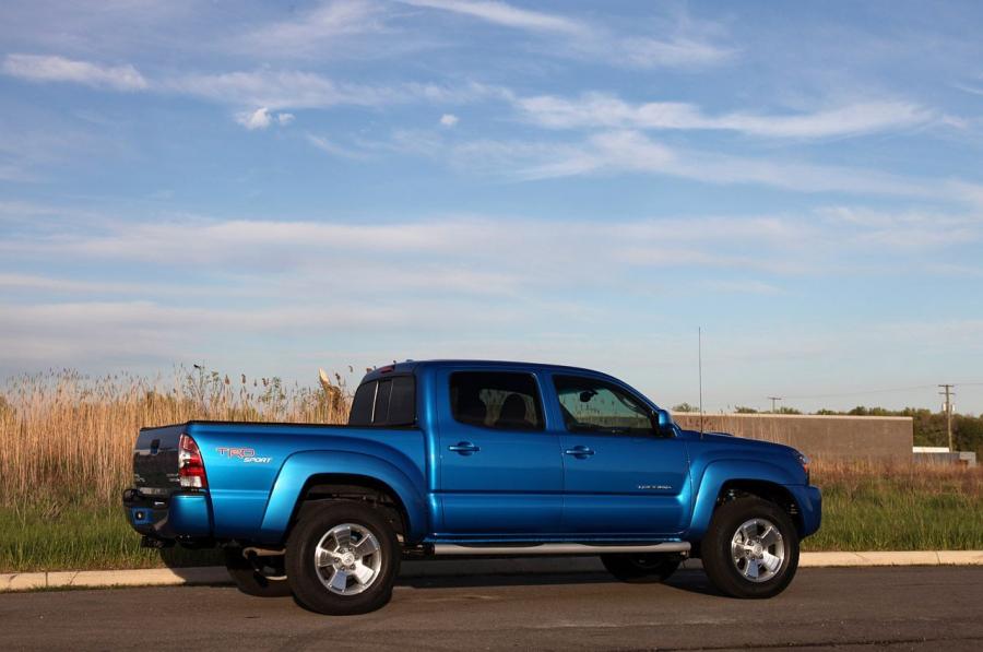  Toyota Tacoma 4x2 PreRunner 2010 года  (фото 4 из 46)